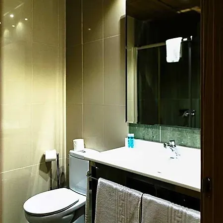 Nogueras 3 Hotel